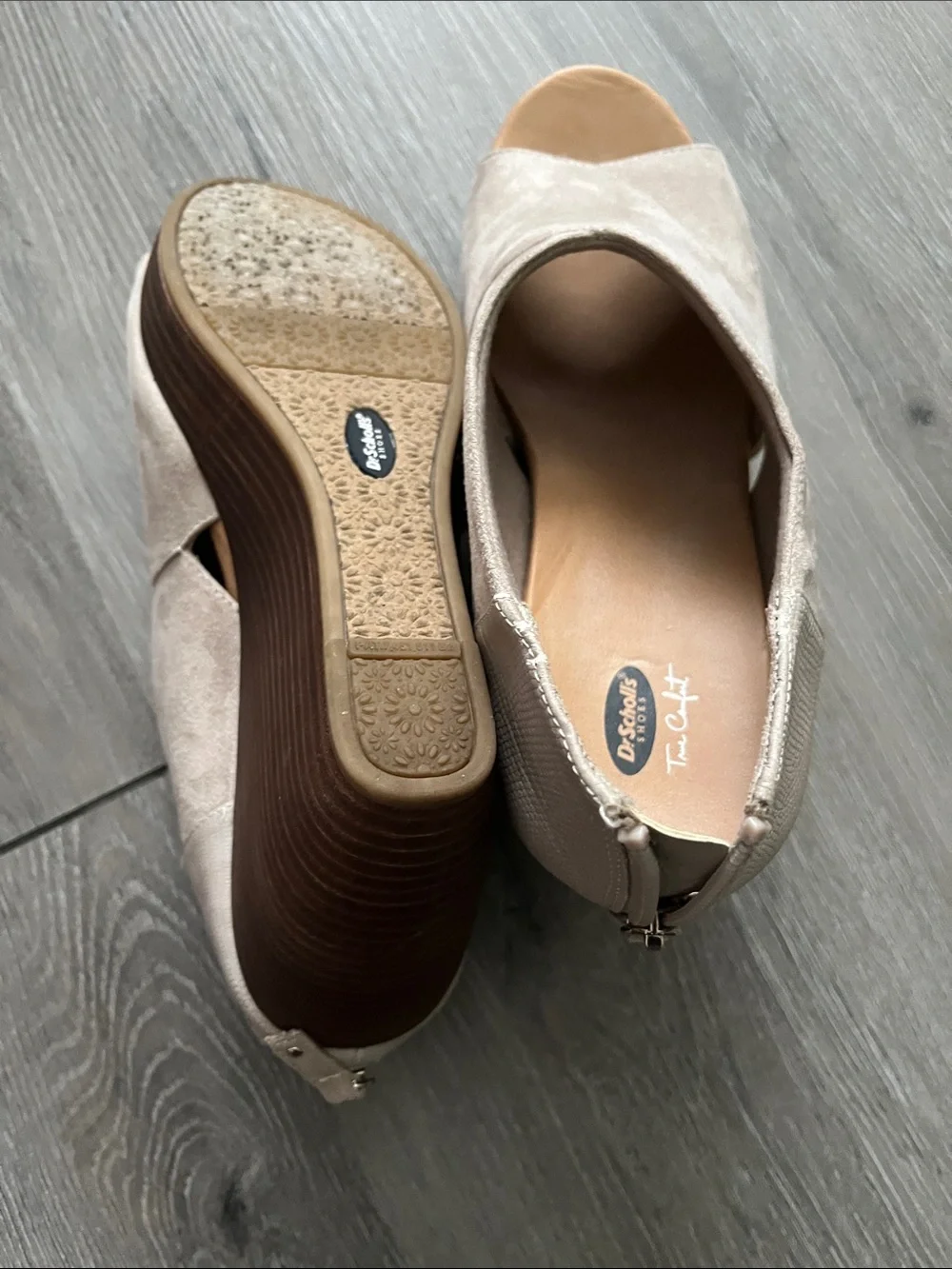 Dr. Scholl's 11M CreamFaux Suede Peep-Toe 4” Wedge Heels